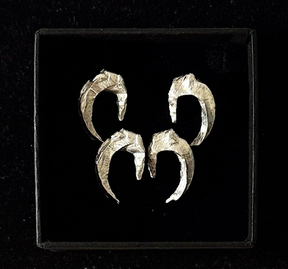 EYE EARRING