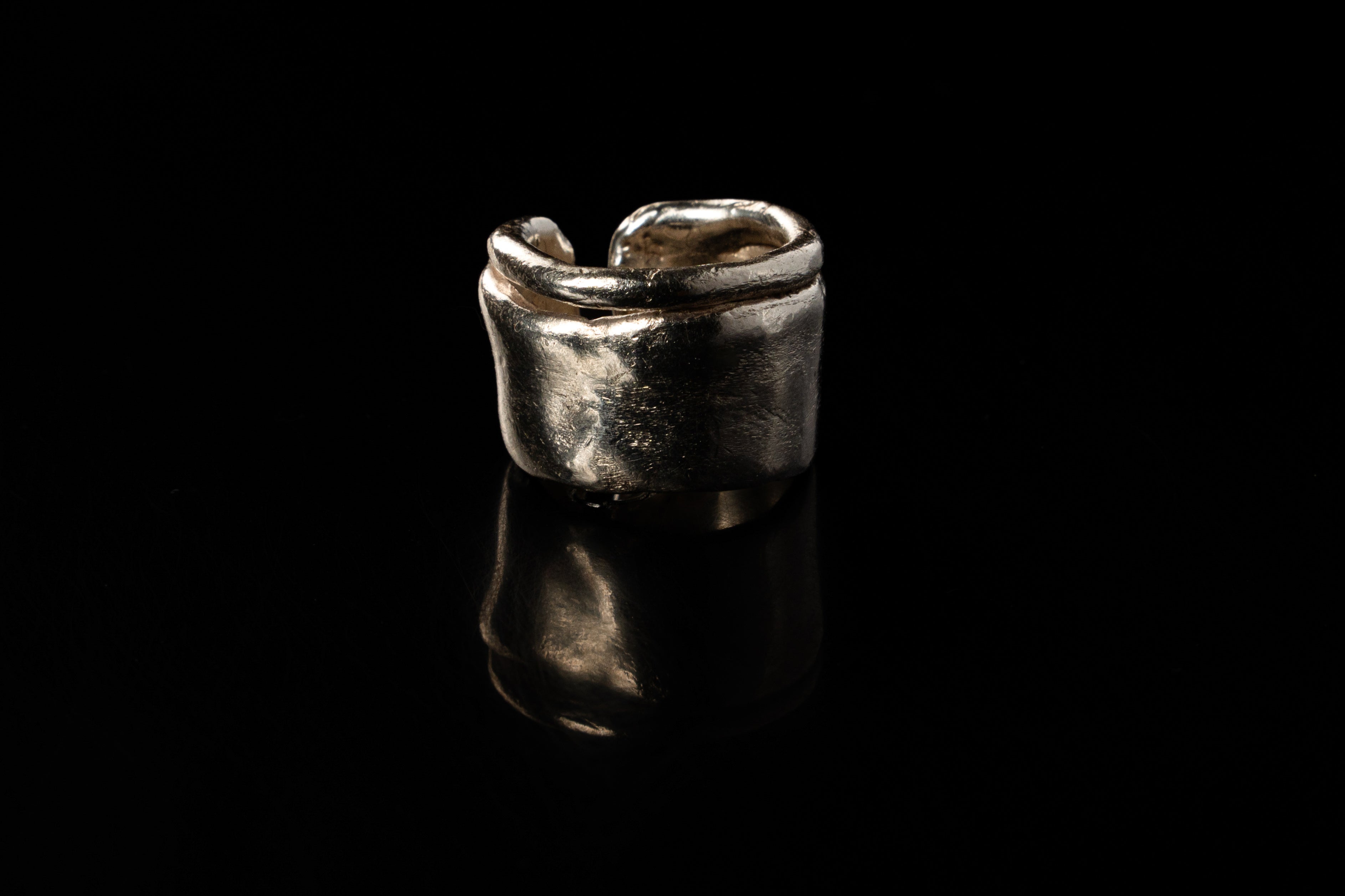 INOTHE RING